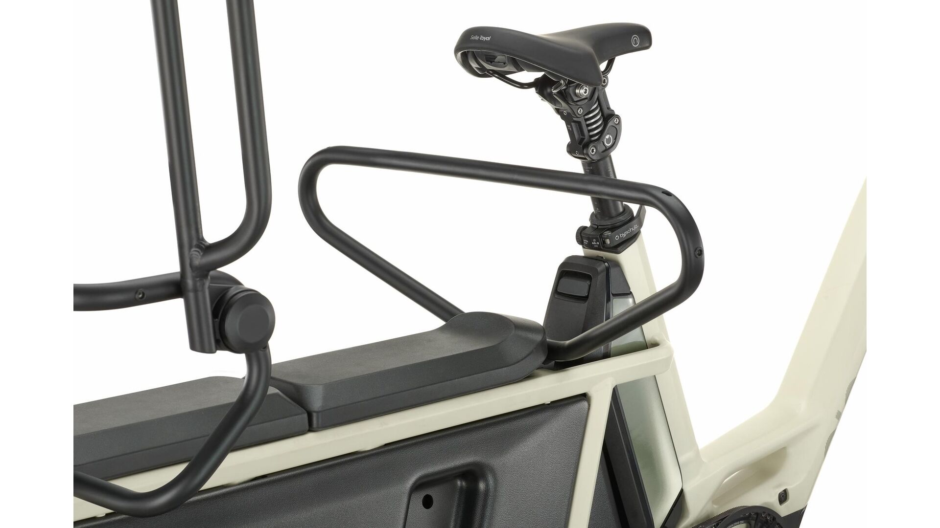 07387090_QIO_Reling_Rail_1.jpg